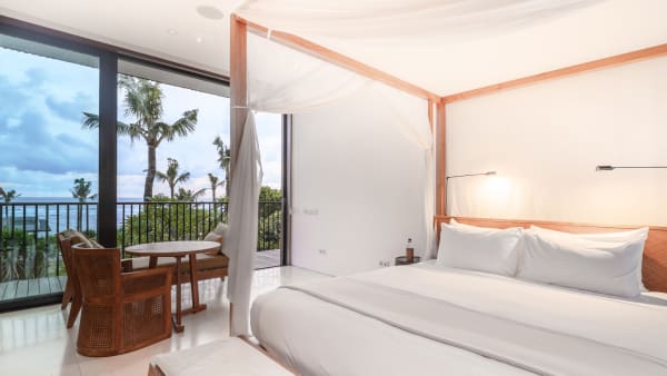 Arnalaya Beach House - Ocean suite overlooking the beach